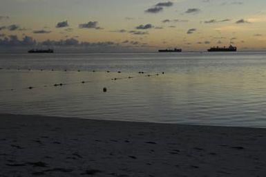 [Assignment: 48-DPA-SOI_K_Saipan_6-5-07] Pacific Islands Tour: Visit of Secretary Dirk Kempthorne [and aides] to Saipan Island, of the Commonwealth of the Northern Mariana Islands [48-DPA-SOI_K_Saipan_6-5-07__DI10985.JPG]