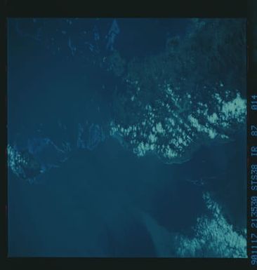 S38-87-014 - STS-038 - STS-38 earth observations