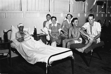 Nursing staff and wounded soldiers of the 2nd New Zealand Expeditionary Force in the Pacific at the 4th General Hospital in New Caledonia