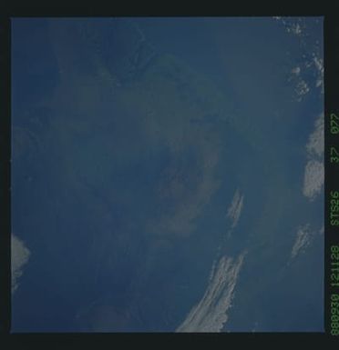 S26-37-077 - STS-026 - STS-26 earth observations