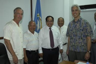 [Assignment: 48-DPA-SOI_K_Saipan_6-5-07] Pacific Islands Tour: Visit of Secretary Dirk Kempthorne [and aides] to Saipan Island, of the Commonwealth of the Northern Mariana Islands [48-DPA-SOI_K_Saipan_6-5-07__DI10578.JPG]