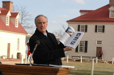 [Assignment: 48-DPA-01-12-09_SOI_K_Mt_Vernon] Visit of Secretary Dirk Kempthorne to Mount Vernon Estate and Gardens, Mount Vernon, Virginia, [for touring and announcement of the U.S. nomination of the George Washington home, along with the Papahanaumokuakea Marine National Monument in Hawaii, for inclusion on the United Nations Educational, Scientific, and Cultural Organization's (UNESCO's) World Heritage List. Joining Secretary Kempthorne for the announcement was James Rees, Executive Director of the Mount Vernon Estate and Gardens.] [48-DPA-01-12-09_SOI_K_Mt_Vernon_DOI_5732.JPG]