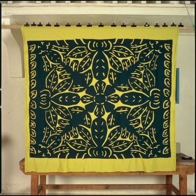 Tivaevae manu, rau mitimiti oroenua (horse head plant) pattern, by Ngatokorima Rasmussen