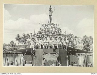 MADANG, NEW GUINEA. 1944-10-26. OFFICERS AND CREW OF THE RAN FRIGATE HMAS BARCOO