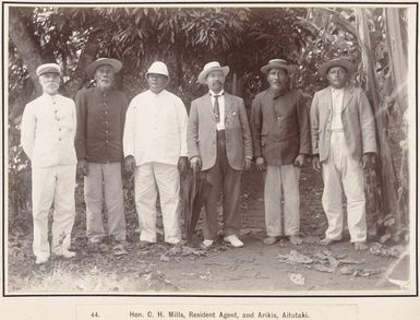 C.H. Mills and Arikis, Aitutaki, 1903