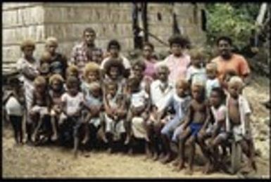 Jonathan Fifi'i, his wife 'Antuini, with their extended family at 'Ilemi