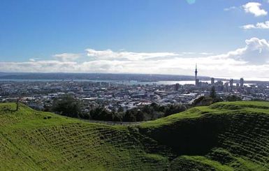 Tāmaki-makau-rau me Te Whanganui-a-Tara