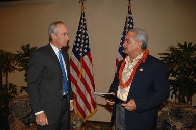 [Assignment: 48-DPA-09-29-08_SOI_K_Isl_Conf_Lead] Participants in the Insular Areas Health Summit [("The Future of Health Care in the Insular Areas: A Leaders Summit") at the Marriott Hotel in] Honolulu, Hawaii, where Interior Secretary Dirk Kempthorne [joined senior federal health officials and leaders of the U.S. territories and freely associated states to discuss strategies and initiatives for advancing health care in those communinties [48-DPA-09-29-08_SOI_K_Isl_Conf_Lead_DOI_0770.JPG]