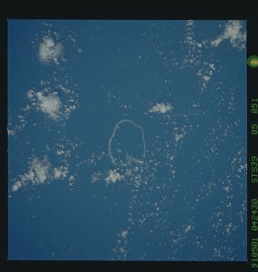 S39-85-051 - STS-039 - STS-39 earth observations