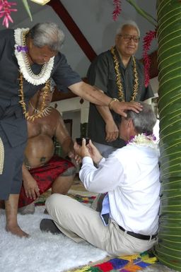 [Assignment: 48-DPA-SOI_K_Amer_Sam] Pacific Islands Tour: Visit of Secretary Dirk Kemmpthorne [and aides] to American Samoa, U.S. Territory [48-DPA-SOI_K_Amer_Sam__DI15114.JPG]