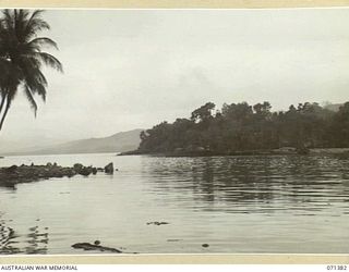 FINSCHHAFEN AREA, NEW GUINEA. 1944-03-20. A SECTION OF THE PANORAMA VIEWING LAUNCH JETTY COVE. (JOINS WITH PHOTOGRAPHS 71383 AND 71384)