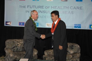 [Assignment: 48-DPA-09-29-08_SOI_K_Isl_Conf_Lead] Participants in the Insular Areas Health Summit [("The Future of Health Care in the Insular Areas: A Leaders Summit") at the Marriott Hotel in] Honolulu, Hawaii, where Interior Secretary Dirk Kempthorne [joined senior federal health officials and leaders of the U.S. territories and freely associated states to discuss strategies and initiatives for advancing health care in those communinties [48-DPA-09-29-08_SOI_K_Isl_Conf_Lead_DOI_0648.JPG]