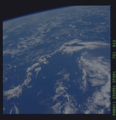 STS091-721-012 - STS-091 - Earth observations taken from orbiter Discovery during STS-91 mission