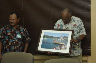 [Assignment: 48-DPA-SOI_K_Palau_6-7-9-07] Pacific Islands Tour: Visit of Secretary Dirk Kempthorne [and aides] to Palau Islands, Republic of Palau [48-DPA-SOI_K_Palau_6-7-9-07__DI12964.JPG]