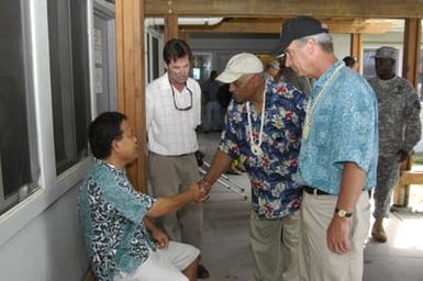 [Assignment: 48-DPA-SOI_K_Kwajalein_6-11-07] Pacific Islands Tour: Visit of Secretary Dirk Kempthorne [and aides] to Kwajalein Atoll, of the Republic of Marshall Islands [48-DPA-SOI_K_Kwajalein_6-11-07__DI14355.JPG]