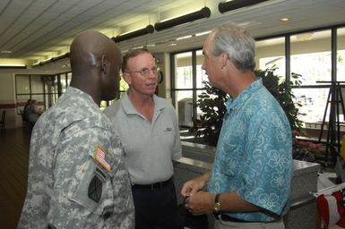 [Assignment: 48-DPA-SOI_K_Kwajalein_6-11-07] Pacific Islands Tour: Visit of Secretary Dirk Kempthorne [and aides] to Kwajalein Atoll, of the Republic of Marshall Islands [48-DPA-SOI_K_Kwajalein_6-11-07__DI14264.JPG]