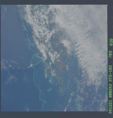 STS103-705-038 - STS-103 - Earth observations taken during the STS-103 mission