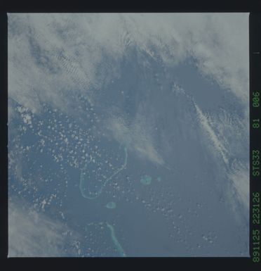 S33-81-006 - STS-033 - STS-33 earth observations