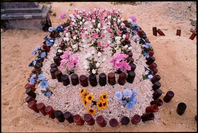 Grave,Tonga