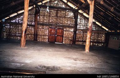 Vanuatu - Nakamal Meeting House for Chiefs, Interior