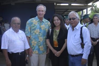 [Assignment: 48-DPA-SOI_K_Saipan_6-5-07] Pacific Islands Tour: Visit of Secretary Dirk Kempthorne [and aides] to Saipan Island, of the Commonwealth of the Northern Mariana Islands [48-DPA-SOI_K_Saipan_6-5-07__DI10793.JPG]