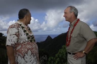 [Assignment: 48-DPA-SOI_K_Amer_Sam] Pacific Islands Tour: Visit of Secretary Dirk Kemmpthorne [and aides] to American Samoa, U.S. Territory [48-DPA-SOI_K_Amer_Sam__DI15250.JPG]