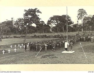 DUMPU, NEW GUINEA. 1944-02-06. THE DEDICATION SERVICE AT THE DUMPU WAR CEMETERY. (JOIN-UP WITH 070158)