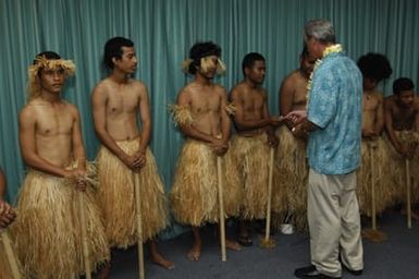 [Assignment: 48-DPA-SOI_K_Majuro_6-11-12-07] Pacific Islands Tour: Visit of Secretary Dirk Kempthorne [and aides] to Majuro Atoll, of the Republic of Marshall Islands [48-DPA-SOI_K_Majuro_6-11-12-07__DI14558.JPG]