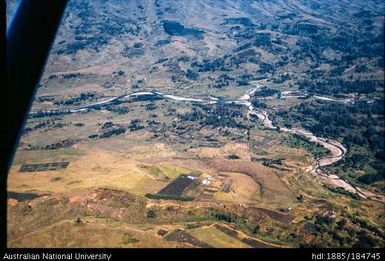 Upper Chimbu Valley (flight) - Asaro
