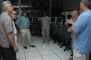 [Assignment: 48-DPA-SOI_K_Kwajalein_6-11-07] Pacific Islands Tour: Visit of Secretary Dirk Kempthorne [and aides] to Kwajalein Atoll, of the Republic of Marshall Islands [48-DPA-SOI_K_Kwajalein_6-11-07__DI14415.JPG]