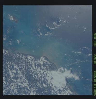 STS072-727-076 - STS-072 - Earth observations taken from shuttle orbiter Endeavour during STS-72 mission