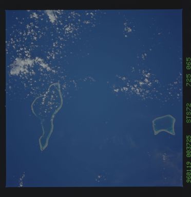 STS072-725-065 - STS-072 - Earth observations taken from shuttle orbiter Endeavour during STS-72 mission