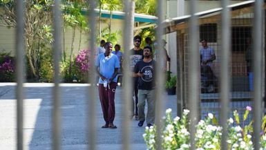 22 Manus Island refugees leave PNG for the United States