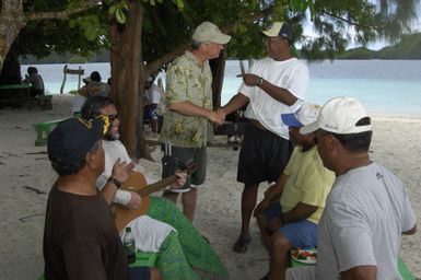 [Assignment: 48-DPA-SOI_K_Palau_6-7-9-07] Pacific Islands Tour: Visit of Secretary Dirk Kempthorne [and aides] to Palau Islands, Republic of Palau [48-DPA-SOI_K_Palau_6-7-9-07__DI12728.JPG]