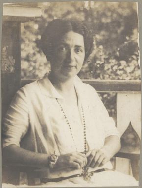 Portrait of the anthropologist Professor Hortense Powdermaker from Queens, New York, in New Guinea, 1929 / Sarah Chinnery