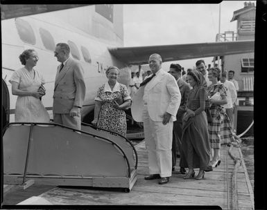 Tasman Empire Airways Ltd, courtesy flight, embarking passengers, Suva, Fiji