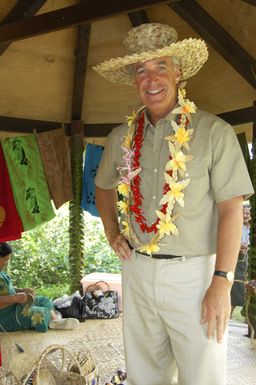 [Assignment: 48-DPA-SOI_K_Amer_Sam] Pacific Islands Tour: Visit of Secretary Dirk Kemmpthorne [and aides] to American Samoa, U.S. Territory [48-DPA-SOI_K_Amer_Sam__DI15309.JPG]