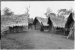 Yeria, Wanuma Census Division: cluster of houses