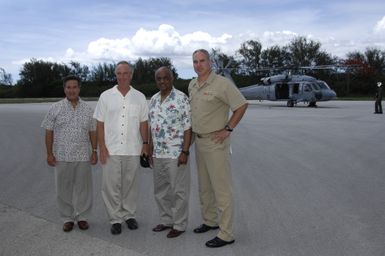 [Assignment: 48-DPA-SOI_K_Guam_6-6-7-07] Pacific Islands Tour: Visit of Secretary Dirk Kempthorne [and aides] to Guam, U.S. Territory [48-DPA-SOI_K_Guam_6-6-7-07__DI11510.JPG]