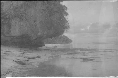 The seaward coastline : Nissan Island, Papua New Guinea, 1960 / Terence and Margaret Spencer