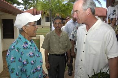 [Assignment: 48-DPA-SOI_K_Guam_6-6-7-07] Pacific Islands Tour: Visit of Secretary Dirk Kempthorne [and aides] to Guam, U.S. Territory [48-DPA-SOI_K_Guam_6-6-7-07__DI11235.JPG]