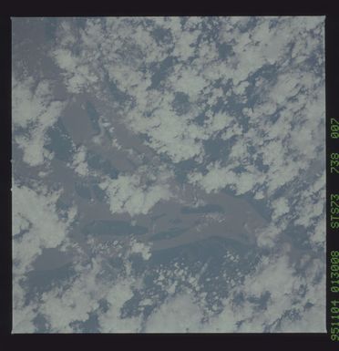 STS073-738-007 - STS-073 - Earth observations taken from shuttle orbiter Columbia