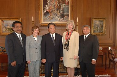 Marshall Islands President Kessai Note, third from left, visiting Department of Interior headquarters for meeting with Secretary Gale Norton