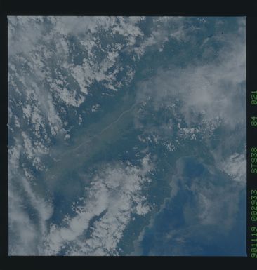 S38-84-021 - STS-038 - STS-38 earth observations