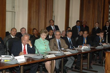 [Assignment: 48-DPA-02-26-08_SOI_K_Insular] Interagency Group on Insular Areas (IGIA) meeting at Main Interior, with Secretary Dirk Kempthorne, [Deputy Chief of Staff Doug Domenech, Acting Deputy Assistant Secretary for Insular Affairs Nikolao Pula, and other Interior officials joining Governors and Congressional representatives of U.S. island territories] [48-DPA-02-26-08_SOI_K_Insular_IOD_1180.JPG]