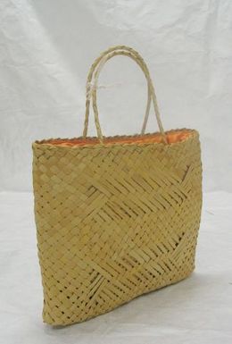 Kete Pāpā (Basket)