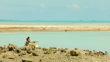Suspended Generation - The Kids of Kiribati