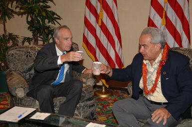 [Assignment: 48-DPA-09-29-08_SOI_K_Isl_Conf_Lead] Participants in the Insular Areas Health Summit [("The Future of Health Care in the Insular Areas: A Leaders Summit") at the Marriott Hotel in] Honolulu, Hawaii, where Interior Secretary Dirk Kempthorne [joined senior federal health officials and leaders of the U.S. territories and freely associated states to discuss strategies and initiatives for advancing health care in those communinties [48-DPA-09-29-08_SOI_K_Isl_Conf_Lead_DOI_0766.JPG]