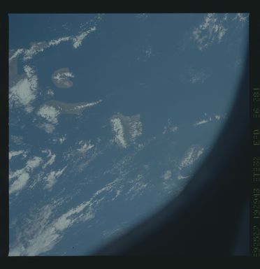 S30-86-081 - STS-030 - STS-30 earth observations