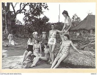 RABAUL, NEW BRITAIN. 1945-10-31. AUSTRALIAN ARMY MEDICAL WOMEN'S SERVICE PERSONNEL OF 118 GENERAL HOSPITAL, ON THE BEACH